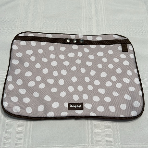 thirty-one Pocket-A-Tote in Lotsa Dots - Picture 4 of 5